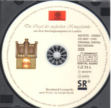 Laden Sie das Bild in den Galerie-Viewer, 13981 Die Orgel der englischen Königsfamilie aus dem Buckinghampalast in London