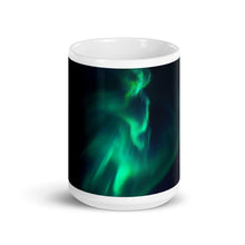 Laden Sie das Bild in den Galerie-Viewer, White glossy mug