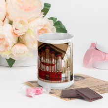 Laden Sie das Bild in den Galerie-Viewer, 15101 BACH VOL. 1 - ORGEL EPISCOPAL CHURCH OF THE TRANSFIGURATION (White glossy mug)