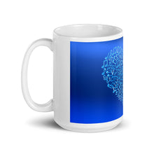 Laden Sie das Bild in den Galerie-Viewer, White glossy mug