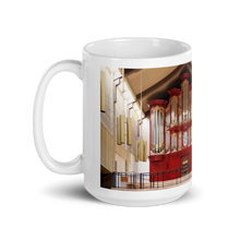 Laden Sie das Bild in den Galerie-Viewer, 15101 BACH VOL. 1 - ORGEL EPISCOPAL CHURCH OF THE TRANSFIGURATION (White glossy mug)