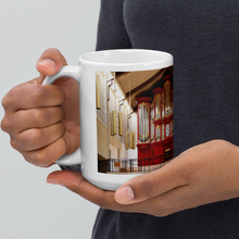 Laden Sie das Bild in den Galerie-Viewer, 15101 BACH VOL. 1 - ORGEL EPISCOPAL CHURCH OF THE TRANSFIGURATION (White glossy mug)