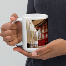 Laden Sie das Bild in den Galerie-Viewer, 15101 BACH VOL. 1 - ORGEL EPISCOPAL CHURCH OF THE TRANSFIGURATION (White glossy mug)
