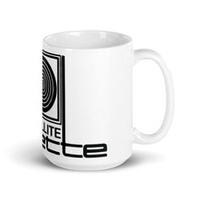 Laden Sie das Bild in den Galerie-Viewer, White glossy mug