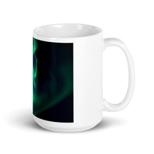 Laden Sie das Bild in den Galerie-Viewer, White glossy mug