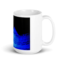 Laden Sie das Bild in den Galerie-Viewer, White glossy mug