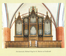 Laden Sie das Bild in den Galerie-Viewer, 12851 Romantische Orgelmusik an der historischen Mehmel-Orgel in St. Marien zu Greifswald
