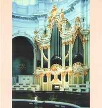 Laden Sie das Bild in den Galerie-Viewer, 13161 Die restaurierte Silbermann-Orgel der Kathedrale zu Dresden
