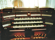 Load image into Gallery viewer, 13881 Domorganist Stefan Schmidt spielt die Orgel im Neumünster zu Würzburg
